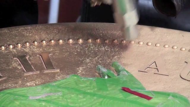 Золотая монета "Австралийский кенгуру" весом в 1 тонну смотреть онлайн