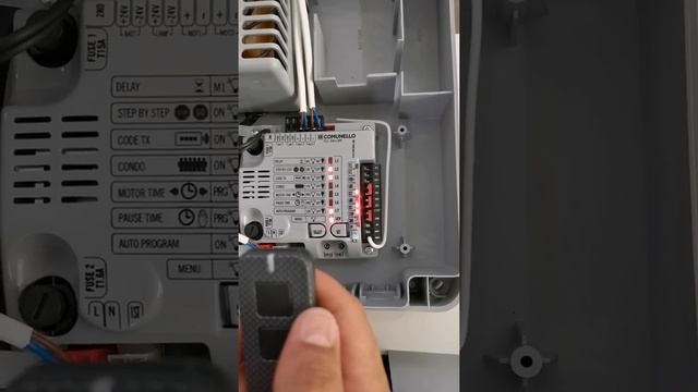 Добавяне на дистанционни управления Comunello към автоматика Comunello смотреть онлайн