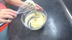 Известный ЖАРЕНЫЙ ПИРОГ на СКОВОРОДЕ  с Бананом / Вкусный и Простой РЕЦЕПТ.