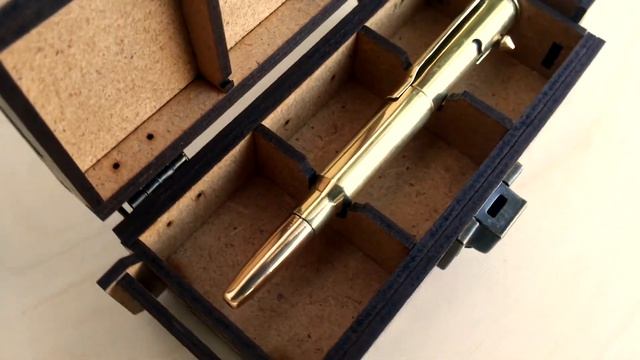 Шариковая ручка "Патрон" с "затвором", выполненная из гильз калибра 30-06, 308 в подарочной коробке смотреть онлайн