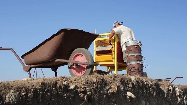 Будни Артезианской археологической экспедиции и посвящение в археологов. Жесть!