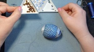 Яйцо на Пасху своими руками. Видео мастер класс, как сделать пасхальное яйцо. Яйцо из бисера.