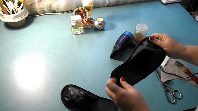 КАК СШИТЬ ДОМАШНИЕ ТАПОЧКИ И ПРИКЛЕИТЬ ПОДОШВУ К НИМ.