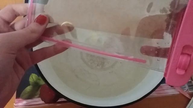 Я СНИМАЮ ПОД ВОДОЙ?? ЭКСПЕРИМЕНТ ВОДОНЕПРОНИЦАЕМЫЙ ЧЕХОЛ ДЛЯ ТЕЛЕФОНА!!! смотреть онлайн