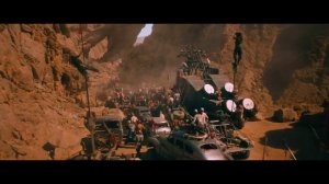 Безумный макс  Дорога ярости. Самая безумная погоня в пустыне