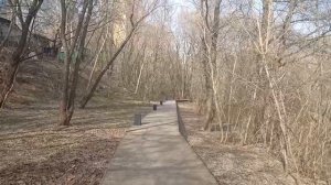 Прогулка в парке у реки Очаковка, Очаково-Матвеевское, Москва, 8 апреля 2023 г. Часть 2.