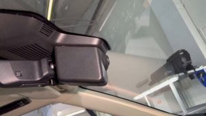 в Range Rover L460 ставим видеорегистратор в штатном исполнении