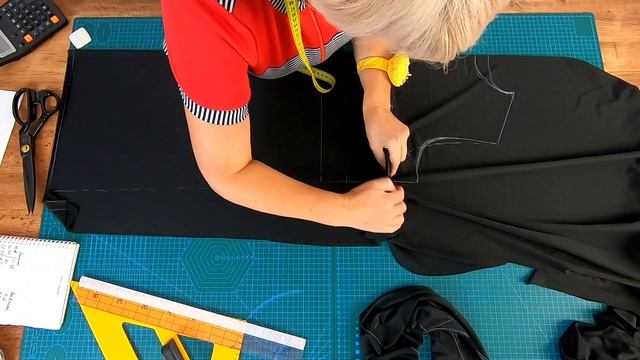 Теплое шерстяное платье без выкройки на подкладке. Раскрой платья трапеция сразу на ткани