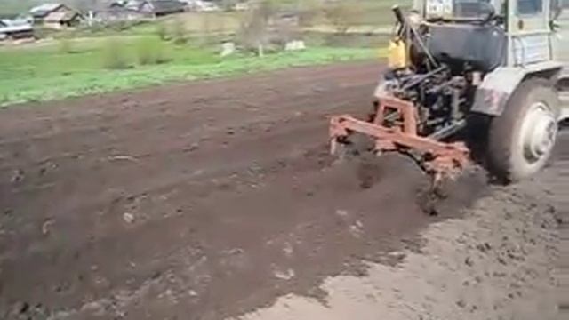 Нарезка гребней для посадки картофеля 09 05 2011г.