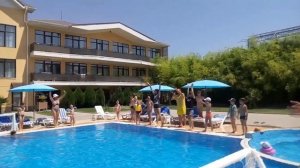 Отдых в Крыму, курорт парк отель с бассейном Демерджи, Алушта все включено, видео анимация для дете