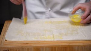 Необычный рецепт штруделя с яблоками, орехами и сухофруктами | Духовой шкаф REDMOND SkyOven 5706S