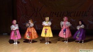 "Калинка-малинка". Исполняет старшая группа студии "Ультрадэнс"