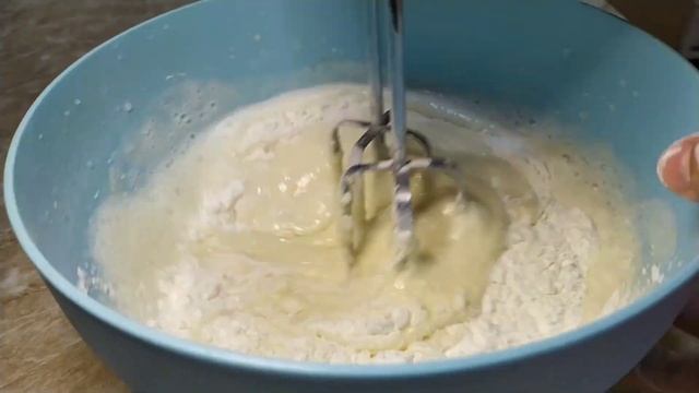 Olmali pirog Олмали пирог Яблочный пирог на молоке. смотреть онлайн