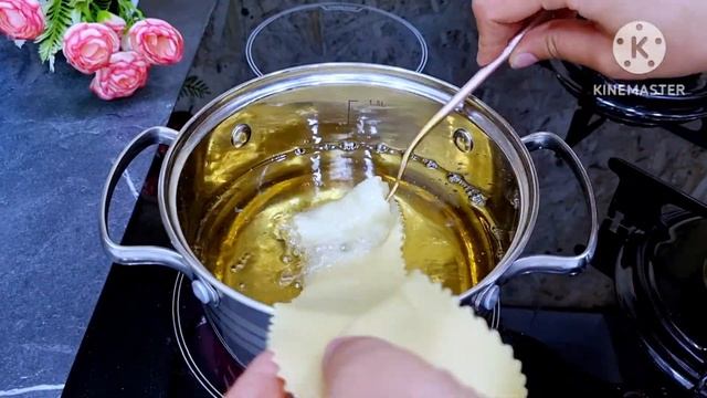 У ВАС ЕСТЬ ВИЛКА! МАЛО КТО ЗНАЕТ ЭТОТ СПОСОБ! Вкусный хворост! Бесподобное тесто, мой фаворит! смотреть онлайн