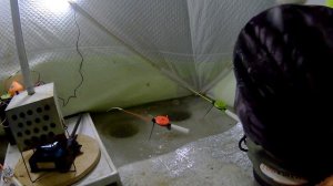 Ловля Карася Зимой ,Рыбалка в Челябинске на Уелгах с ночевой  ,Карась клюет как сумасшедший.