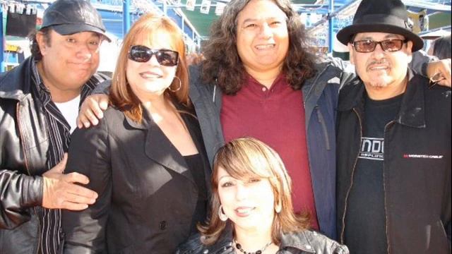 Arlene Mendoza sings (cover tune) Louisiana Sunday Afternoon смотреть онлайн