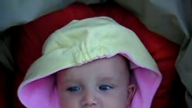 Iris crie dans son landau смотреть онлайн