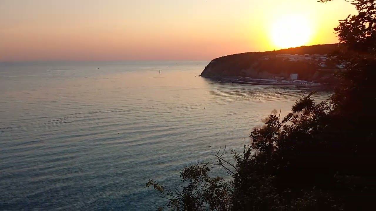 Новомихайловский. Обзорная площадка. Закат. смотреть онлайн