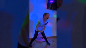 ДЕНЬ РОЖДЕНИЕ в стиле ДИСКО ! Тима и Маша веселятся !