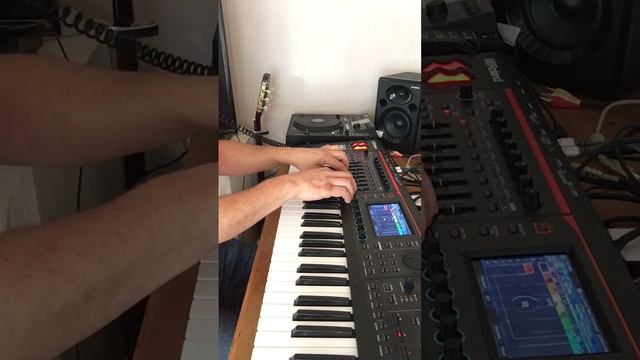 Liquid Drum and Bass (Roland Fantom 06) смотреть онлайн