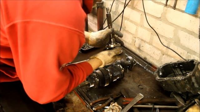 FORD TRANSIT устраняем шум кпп смотреть онлайн