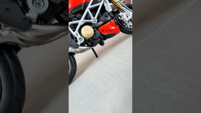 WOOOOOW!!!?? | DUCATI | 1/12 DIECAST | MAISTO | CINEMATIC REVIEW BY MASINI DE COLECTIE