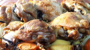 Куриные бедра с картошкой в духовке вкусный рецепт