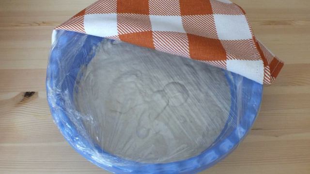 Оладьи на дрожжах и кефире без яиц