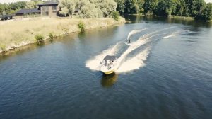 За катером с Дрона. Красивые кадры с тренировок на воде. 4K видео