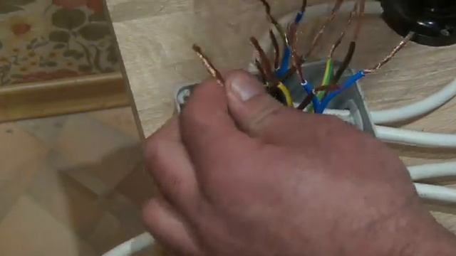 Двухклавишный  проходной(маршевый)выключатель. Подключение проходного двухклавишного переключателя.
