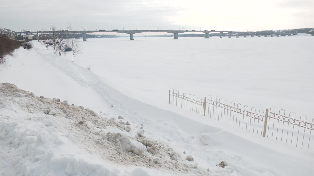 Что хотят видеть жители Костромы на популярных городских пляжах?