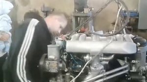 Монтаж двигателя ОМ606 в моторный отсек