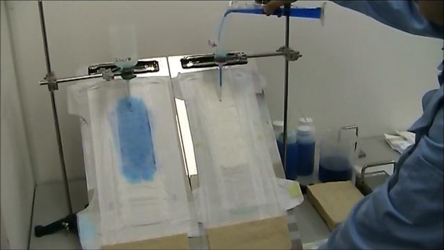 Тест на поглощение влаги подгузниками Goo.N смотреть онлайн