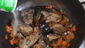 Тушеные ребра с картошкой