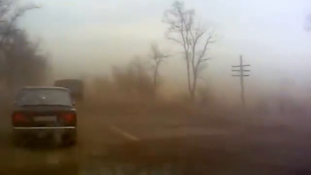 Земляная буря на Николаевском шоссе. 7 февраля 2012г. смотреть онлайн
