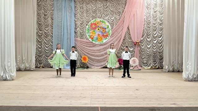 Детский вальс. Детский танцевальный коллектив "Калейдоскоп" - Репяховский ЦКР смотреть онлайн