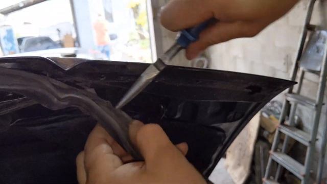 Как сделать ресницы на капот Мазда 323f ba смотреть онлайн