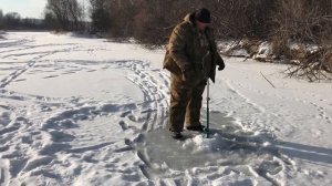 Зимняя рыбалка на реке Иркут на Окуня и Щуку