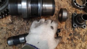 МТЗ-82, ремонт КПП ч. 6. разобрал промежуточную опору