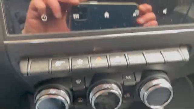 RENAULT CAPTUR IMPOSTO UNA FOTO PERSONALE NEL PROFILO UTENTE смотреть онлайн