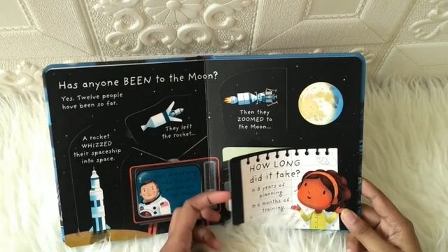Usborne Lift-the-flap Very First Questions and Answers - What is the Moon? Board Book смотреть онлайн