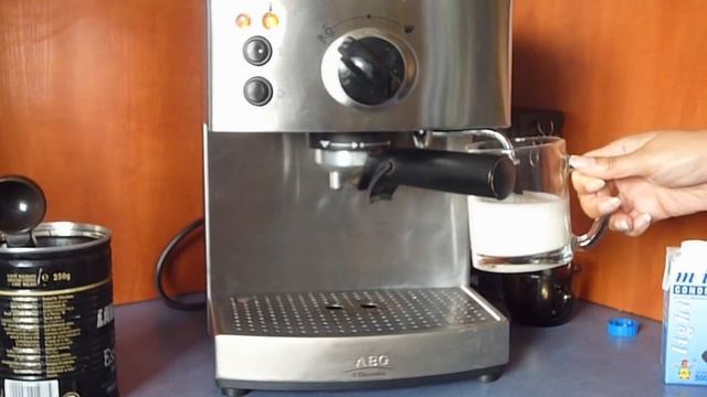 Ekspres ciśnieniowy AEG EA 150 Electrolux.avi смотреть онлайн