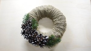 САМЫЙ ПРОСТОЙ ВЕНОК В СТИЛЕ СКАНДИ ИЗ ШИШЕК И НОБИЛИСА