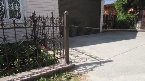 Демонтаж старого забора, подготовка к установке опалубки для ленточного фундамента.