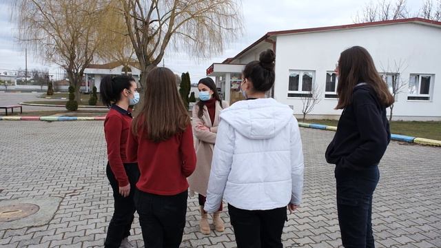 Shkolla "Mehmet Akif" i kthehet mësimit me prezencë fizike смотреть онлайн