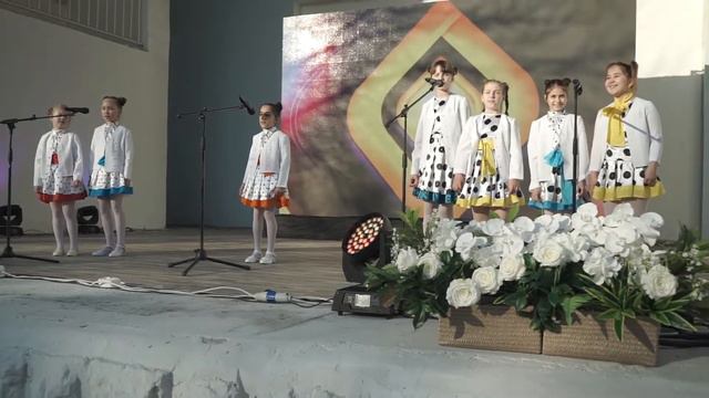 Вокальный ансамбль "Радуга" "Выбирай" смотреть онлайн