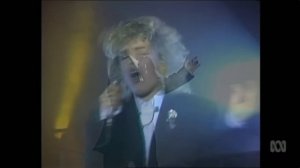 Kim Wilde - You Keep Me Hangin' On. 27 different performances in beautiful Kim's video!