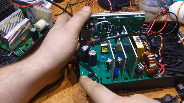 Обзор и доработка с маленькой переделкой автомобильного зарядного устройства Вымпел 55 Часть 1 смотреть онлайн