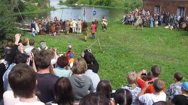 Высадка с ладей, штурм крепости Старая Ладога.