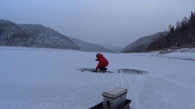 Открытие сезона зимней рыбалки 2022-2023! Залив Клай СШГЭС. Часть 1 смотреть онлайн